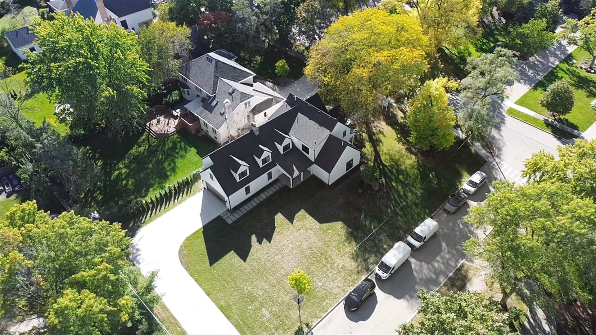 5603 South Garfield Street Hinsdale, IL 60521 - Photo 65 of 67 an aerial view of a swimming pool