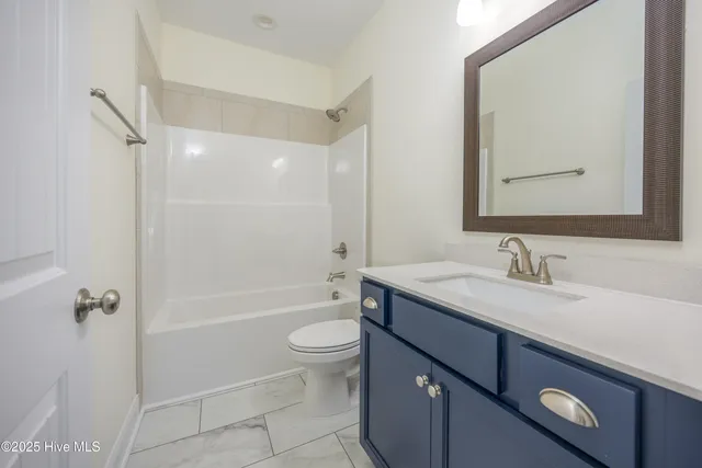 $344,900 | 105 Sunny Acres Lane, Clinton, NC 28328