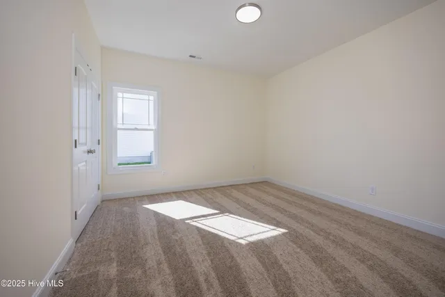 $344,900 | 105 Sunny Acres Lane, Clinton, NC 28328