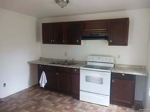 $800 | 23717 Wood Park, Unit 3, San Antonio, TX 78264