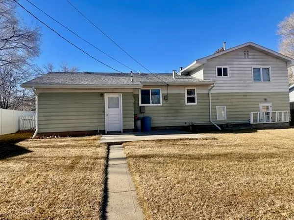 $335,000 | 620 West Lane, Lander, WY 82520