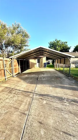 $304,999 | 809 Milky Way, Garland, TX 75040