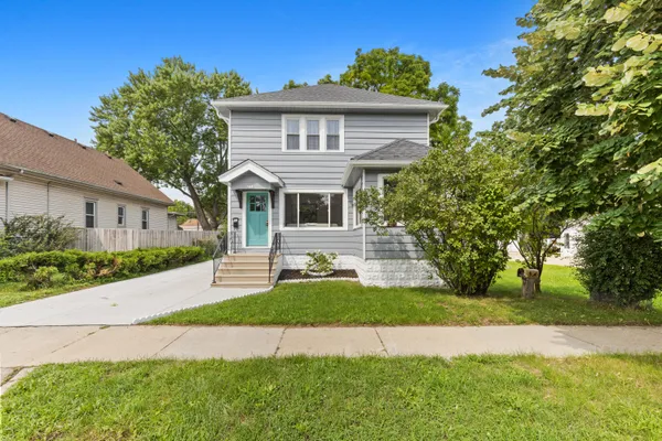 $374,999 | 2559 South 84th Street, West Allis, WI 53227