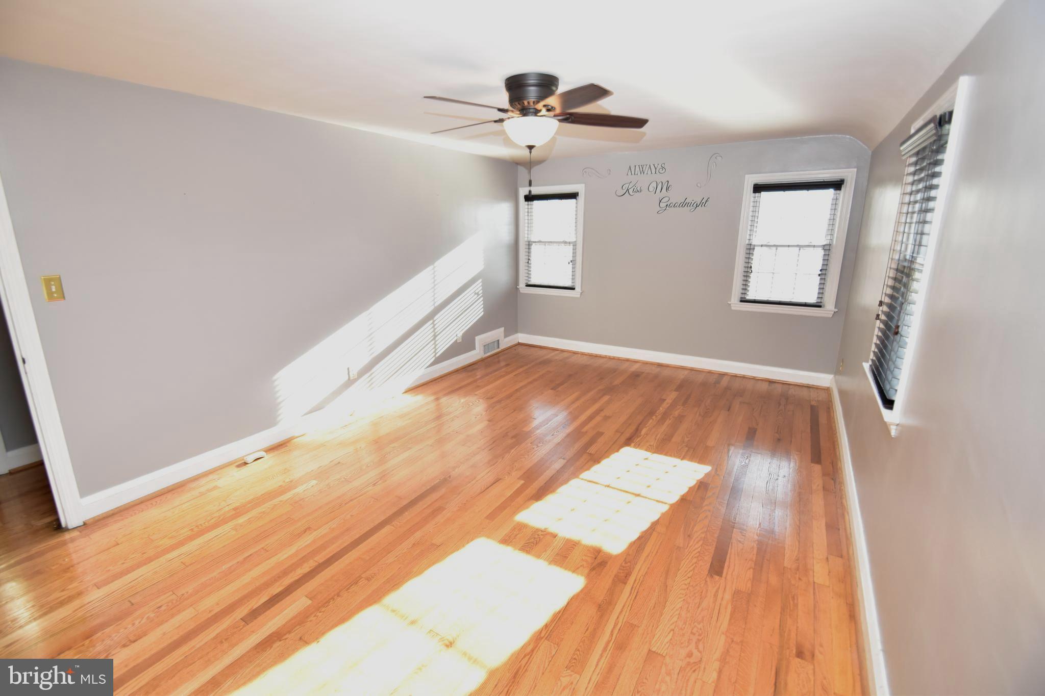 22 Tanglewood Road Baltimore, MD 21228 - Photo 20 of 25 Lovely exposed hardwood floors