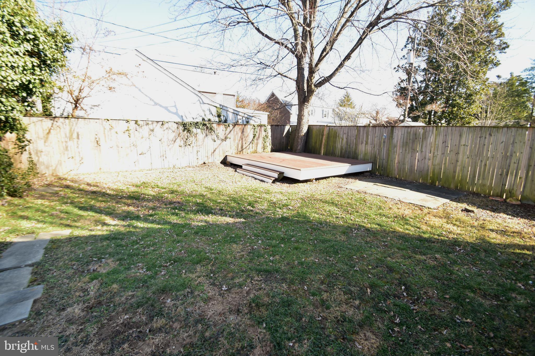 22 Tanglewood Road Baltimore, MD 21228 - Photo 25 of 25 Composite decking in corner of yard