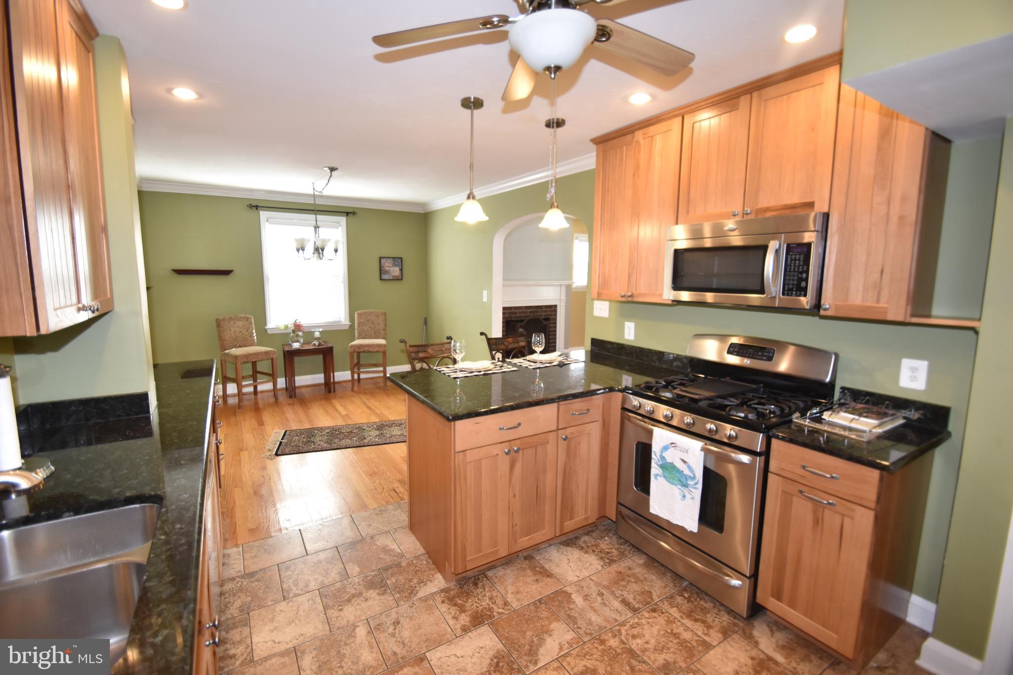 22 Tanglewood Road Baltimore, MD 21228 - Photo 10 of 25 S/S appliances, gas range & microwave