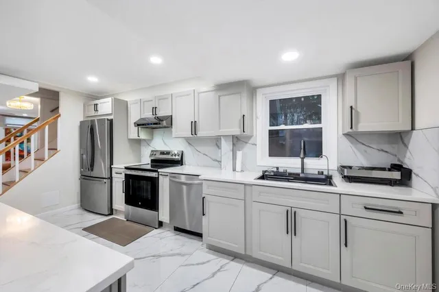 $698,888 | 66 Maplewood Drive, Westbury, NY 11590