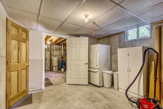 247 Kingdom Road Blue Hill, ME 04614 - Photo 23 of 27 247 Kingdom Road Blue Hill ME-small-028-