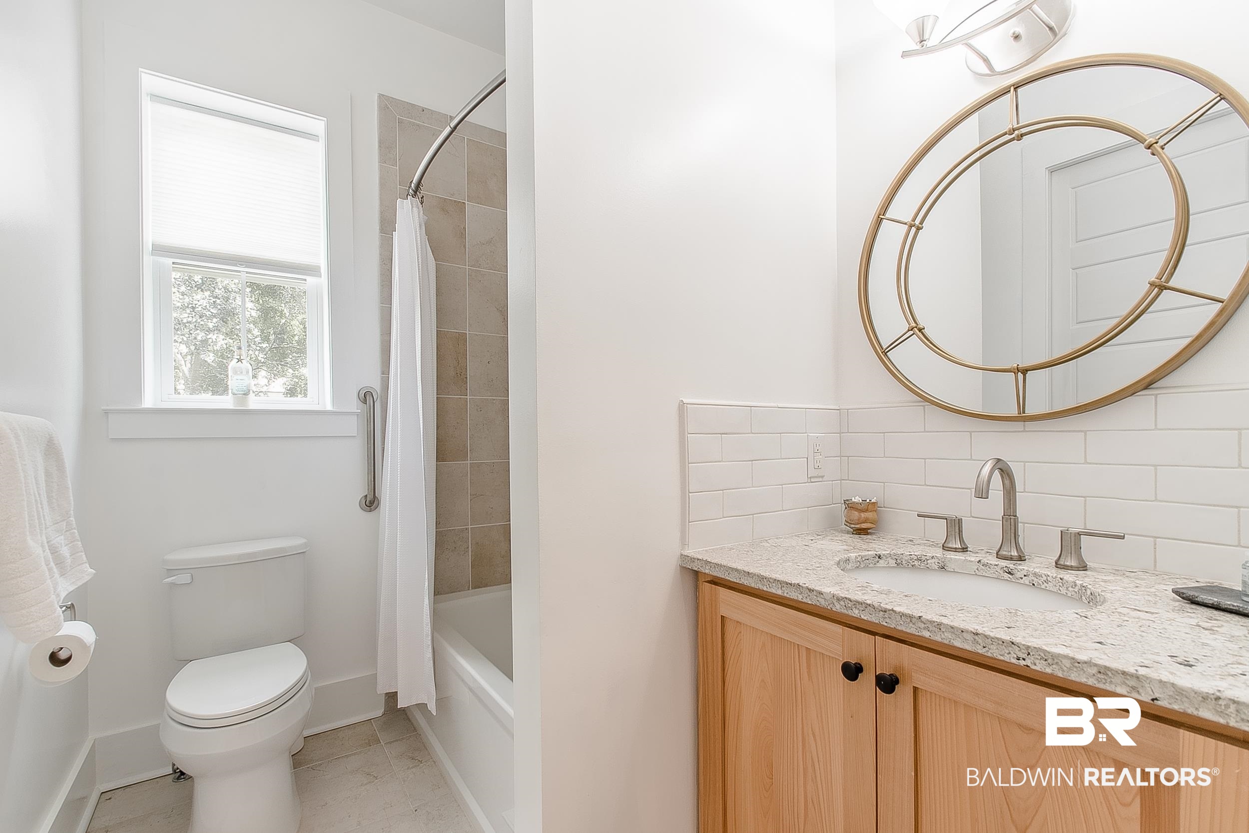 6 Minnich Court Fairhope, AL 36532 - Photo 30 of 50 Guest bath