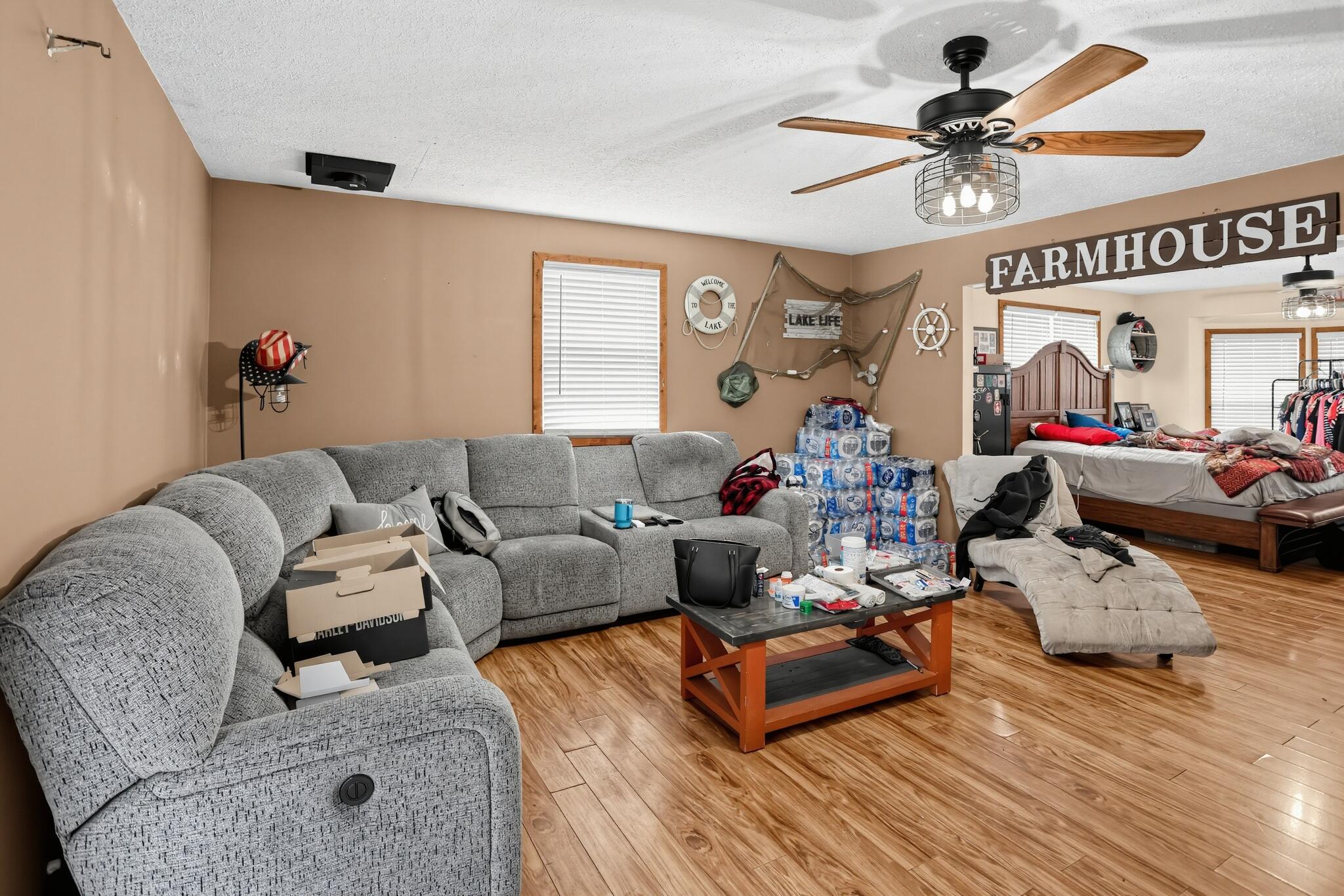 273 Coopers Point Road Leitchfield, KY 42754 - Photo 14 of 29 12_273_Coopers_Point_Rd-Living_room-7746