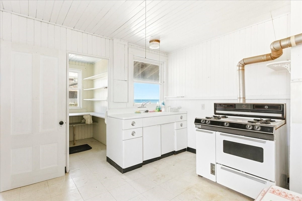 102 Humarock Beach Scituate, MA 02066 - Photo 13 of 38