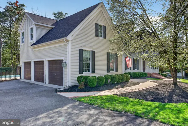 $899,900 | 9 Cliffswallow Drive, Medford, NJ 08055