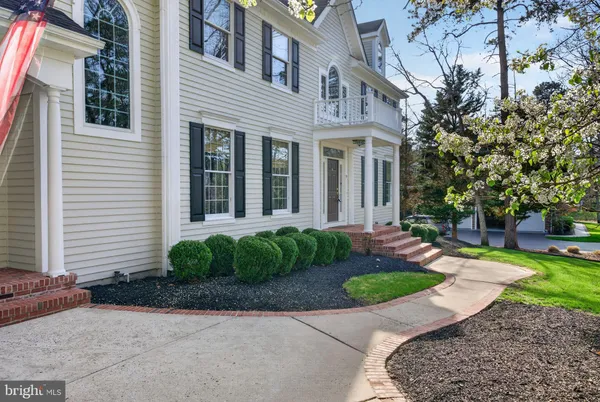 $899,900 | 9 Cliffswallow Drive, Medford, NJ 08055