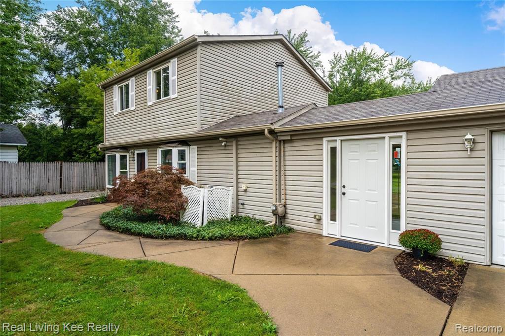 1928 Tamm Avenue Rochester Hills, MI 48309 - Photo 2 of 41