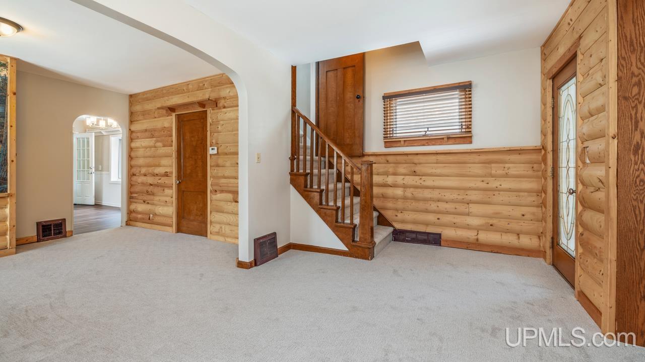 424 Maple Street Kingsford, MI 49802 - Photo 3 of 37