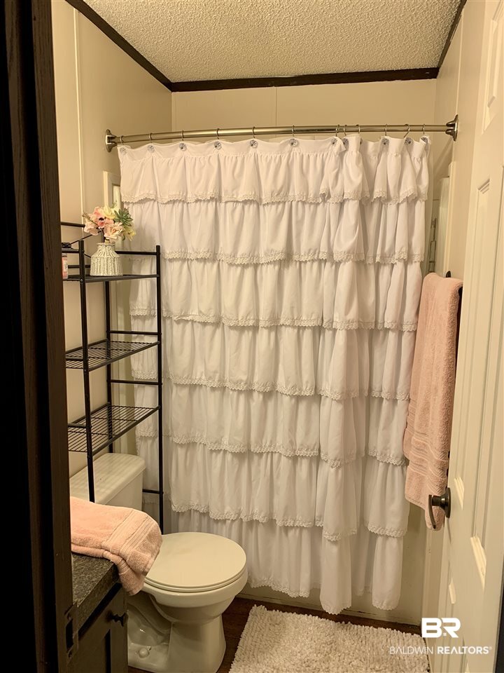 21519 Bengston Road Robertsdale, AL 36567 - Photo 13 of 15 Hallway bath