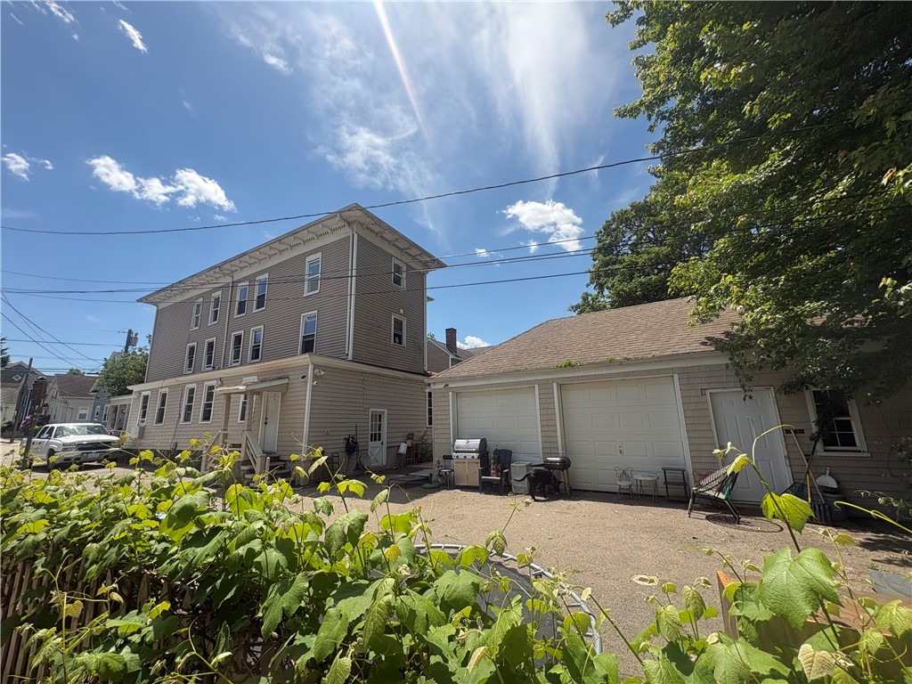 28 Wood Street Warren, RI 02885 - Photo 2 of 3