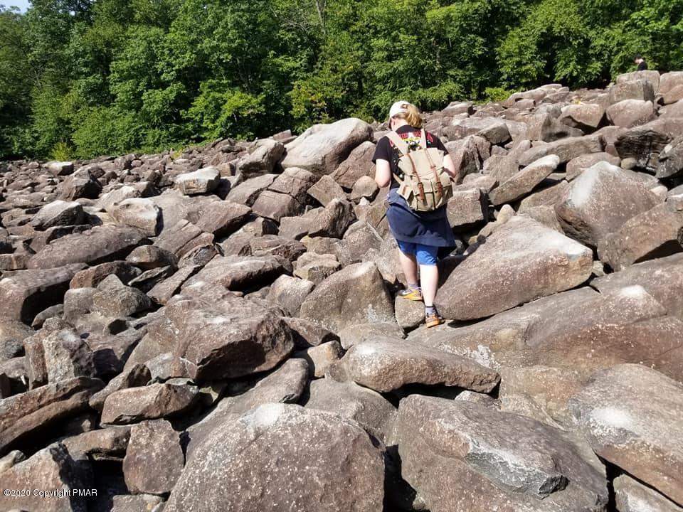 6395 Cherokee Trail Tobyhanna, PA 18466 - Photo 45 of 48