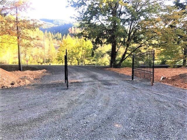 5785 Hubbard Road Umpqua, OR 97486 - Photo 2 of 32 Gallery Image 2