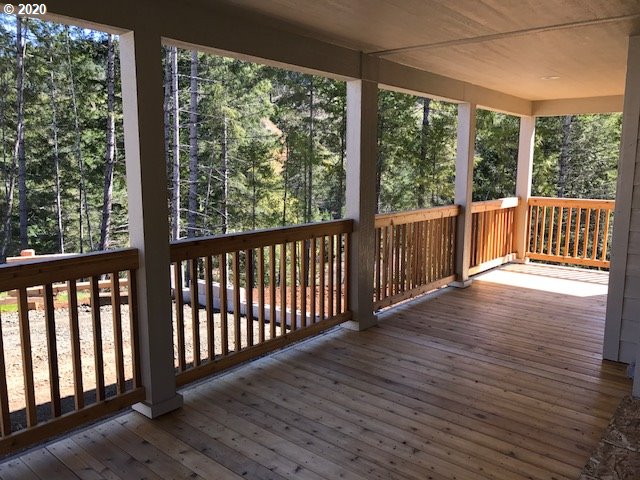 5785 Hubbard Road Umpqua, OR 97486 - Photo 6 of 32 Gallery Image 6