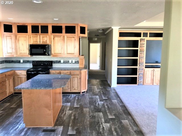 5785 Hubbard Road Umpqua, OR 97486 - Photo 9 of 32 Gallery Image 9