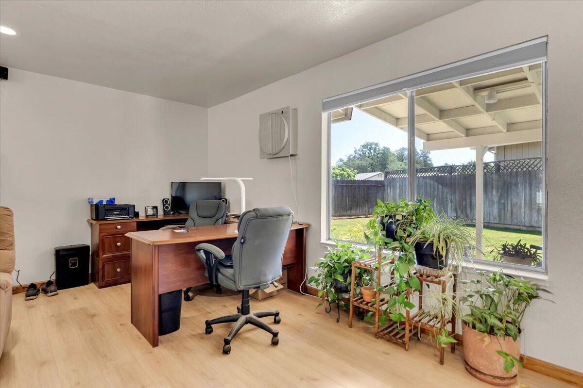 1335 Franzel Road Red Bluff, CA 96080 - Photo 6 of 39 1335 Franzel Rd Office Area
