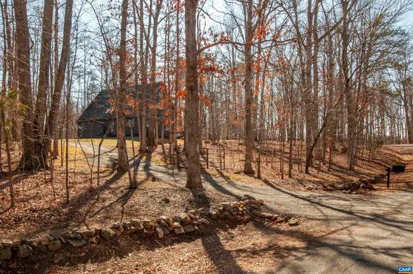 $675,000 | 5875 Burnett Lane, Advance Mills, VA 22968