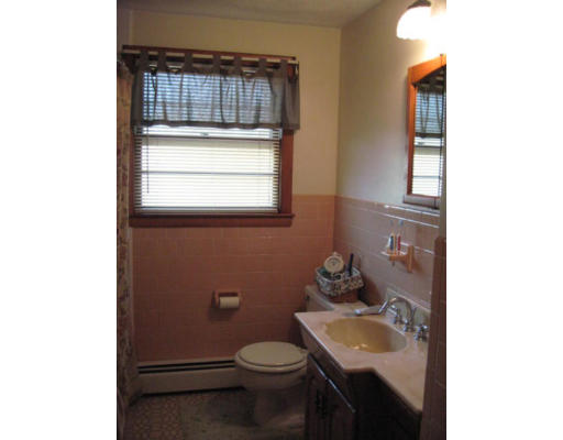 3 Walker Road Franklin, MA 02038 - Photo 14 of 16 Gallery Image 14