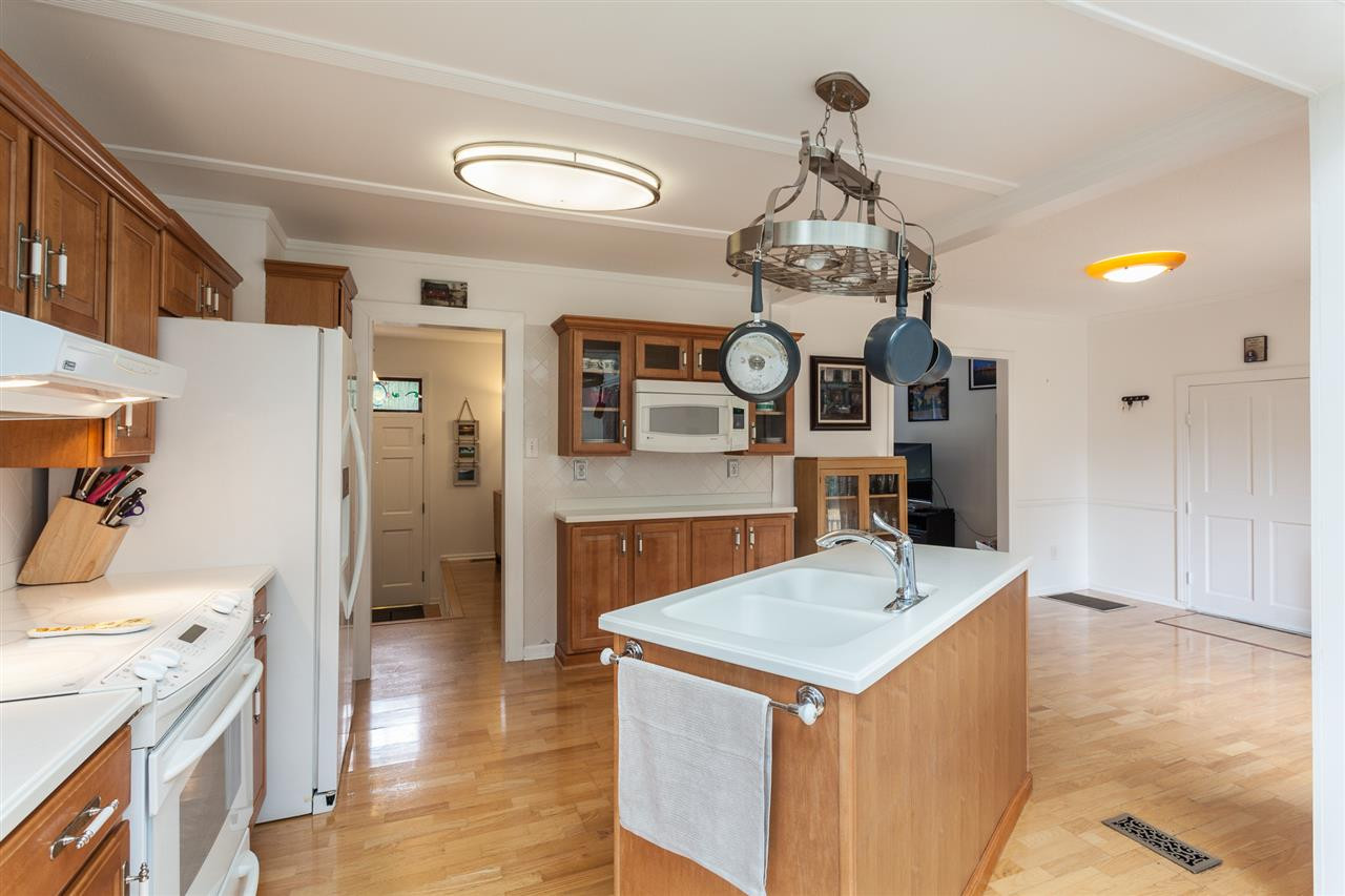 337 East Millbrook Road Raleigh, NC 27609 - Photo 2 of 30 Kitchen