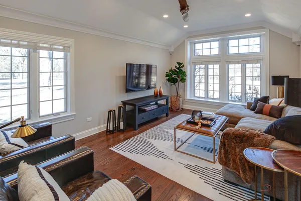 $1,299,000 | 1915 Maple Place, Deerfield, IL 60015