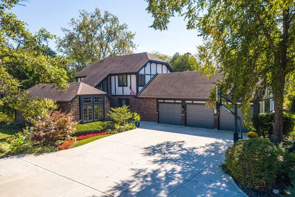 $1,299,000 | 1915 Maple Place, Deerfield, IL 60015