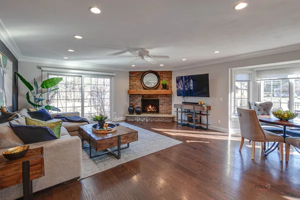 $1,299,000 | 1915 Maple Place, Deerfield, IL 60015
