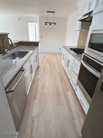 $1,600 | 2200 South Fort Apache Road, Unit 2123, Las Vegas, NV 89117