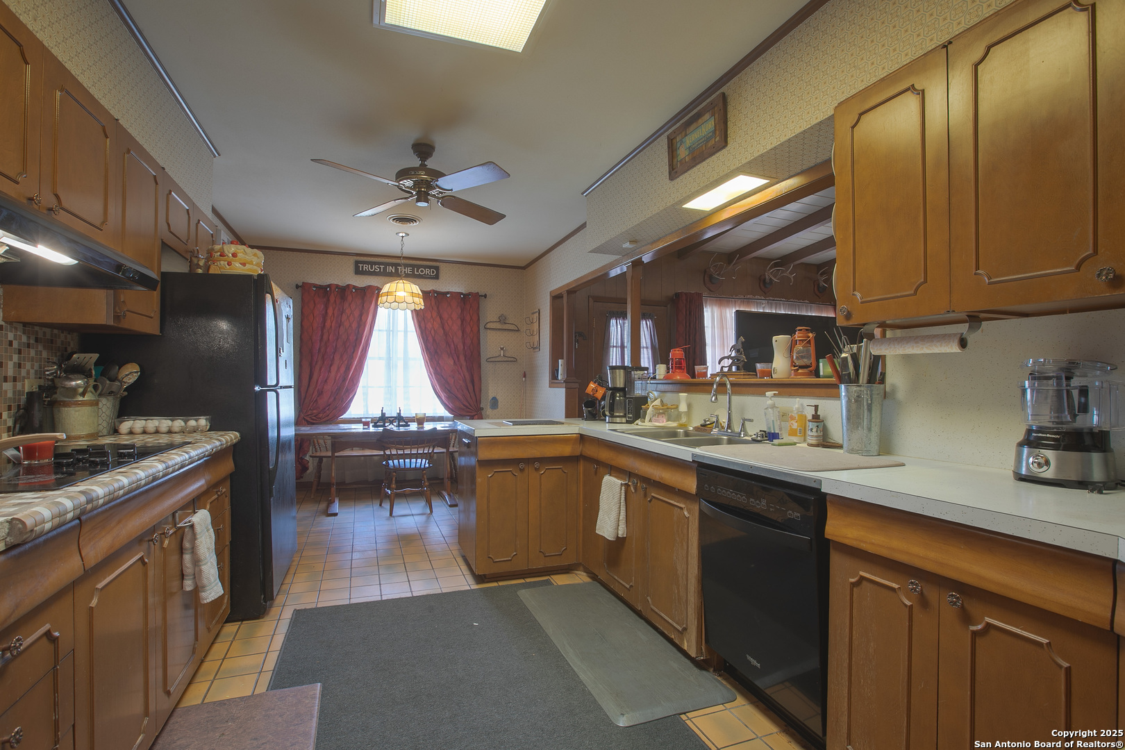 1017 East Trinity Street Pearsall, TX 78061 - Photo 14 of 25