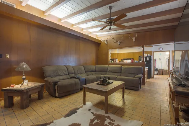 $300,000 | 1017 East Trinity Street, Pearsall, TX 78061