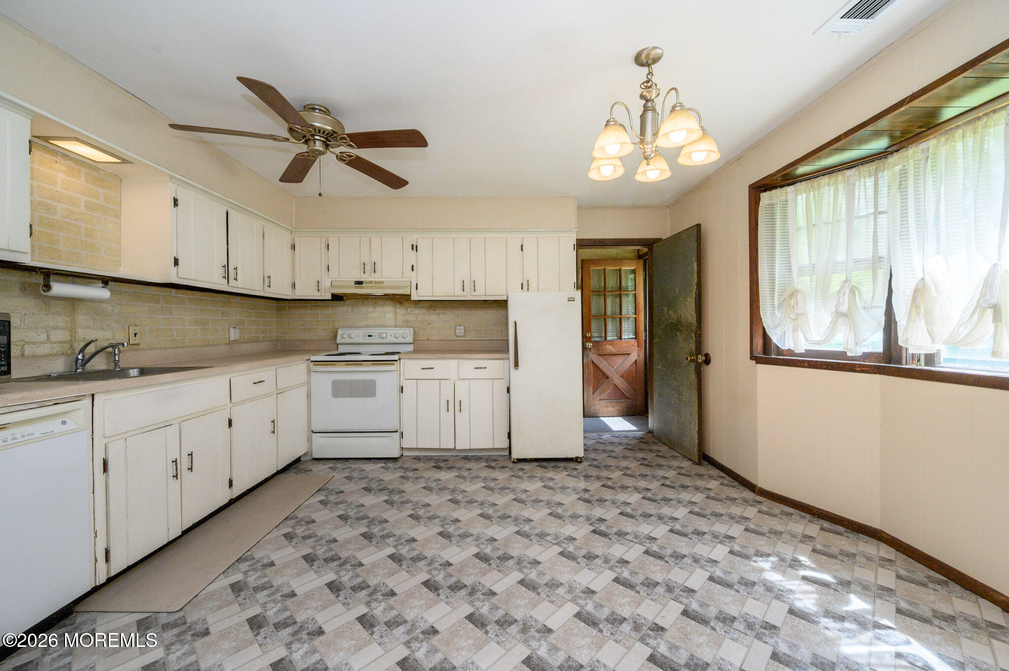 839 Bowman Road Jackson, NJ 08527 - Photo 10 of 27 _DSC0159