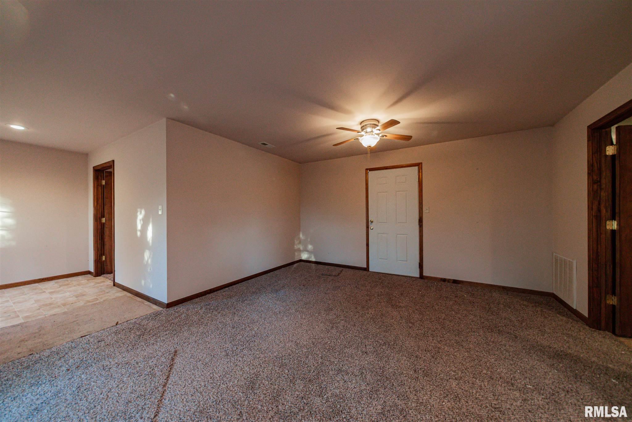 1989 North County Line Road Carbondale, IL 62901 - Photo 9 of 43