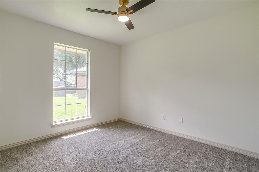 102 Meadow Ridge Avenue Venus, TX 76084 - Photo 20 of 40