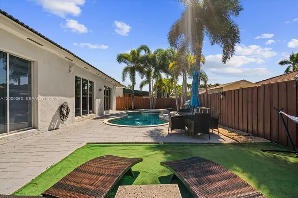 $819,900 | 8914 Northwest 168th Street, Miami Lakes, FL 33018
