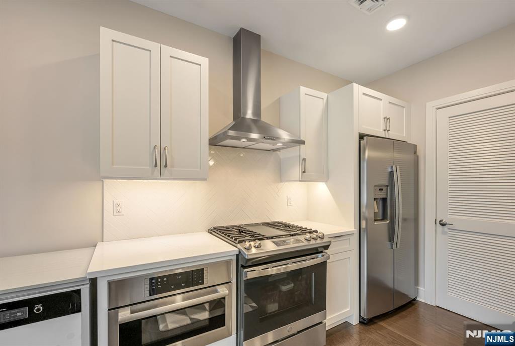 5307 Rio Vista Lane Northvale, NJ 07647 - Photo 11 of 41