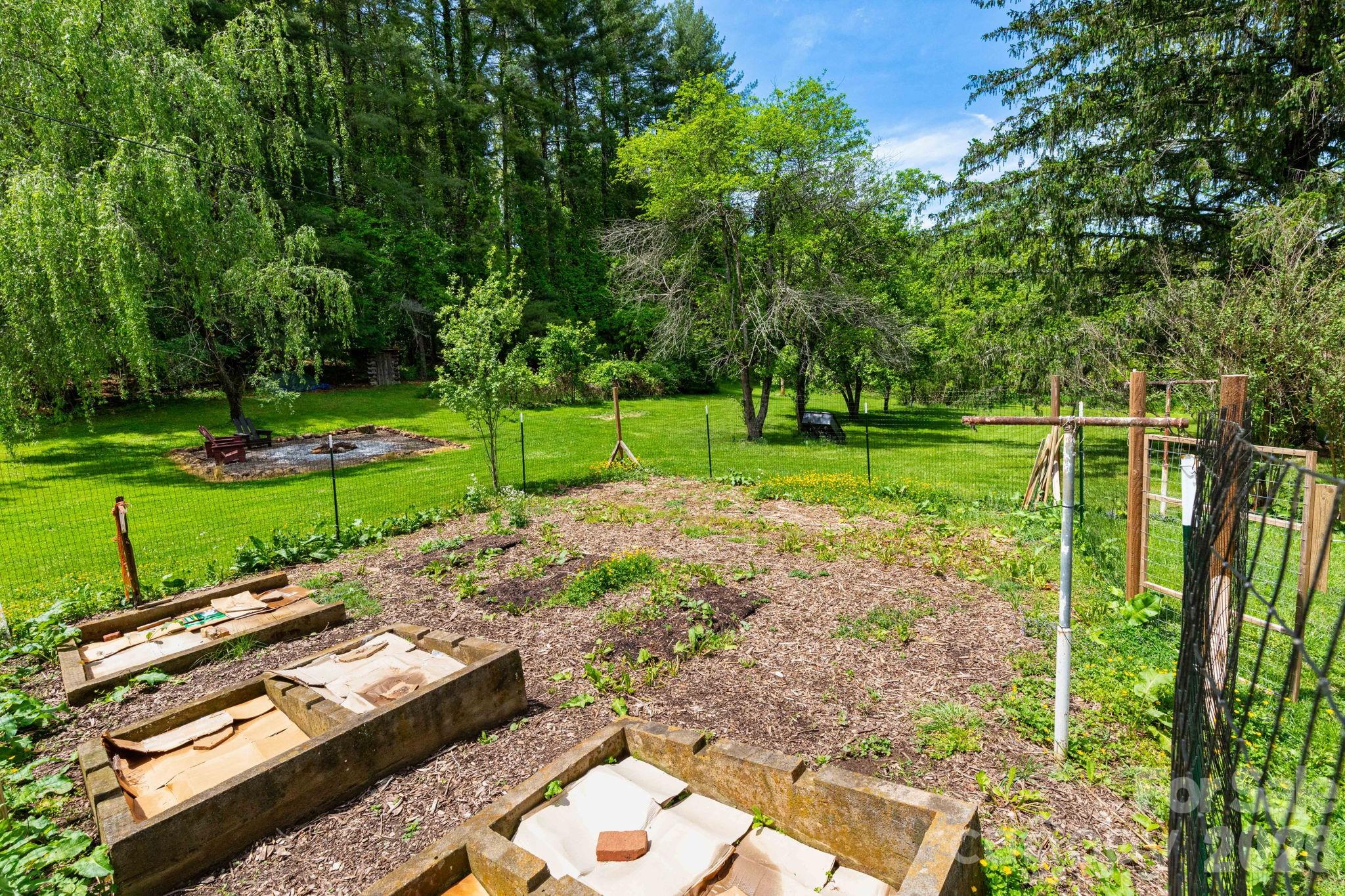 1492 Murray Road Canton, NC 28716 - Photo 12 of 45