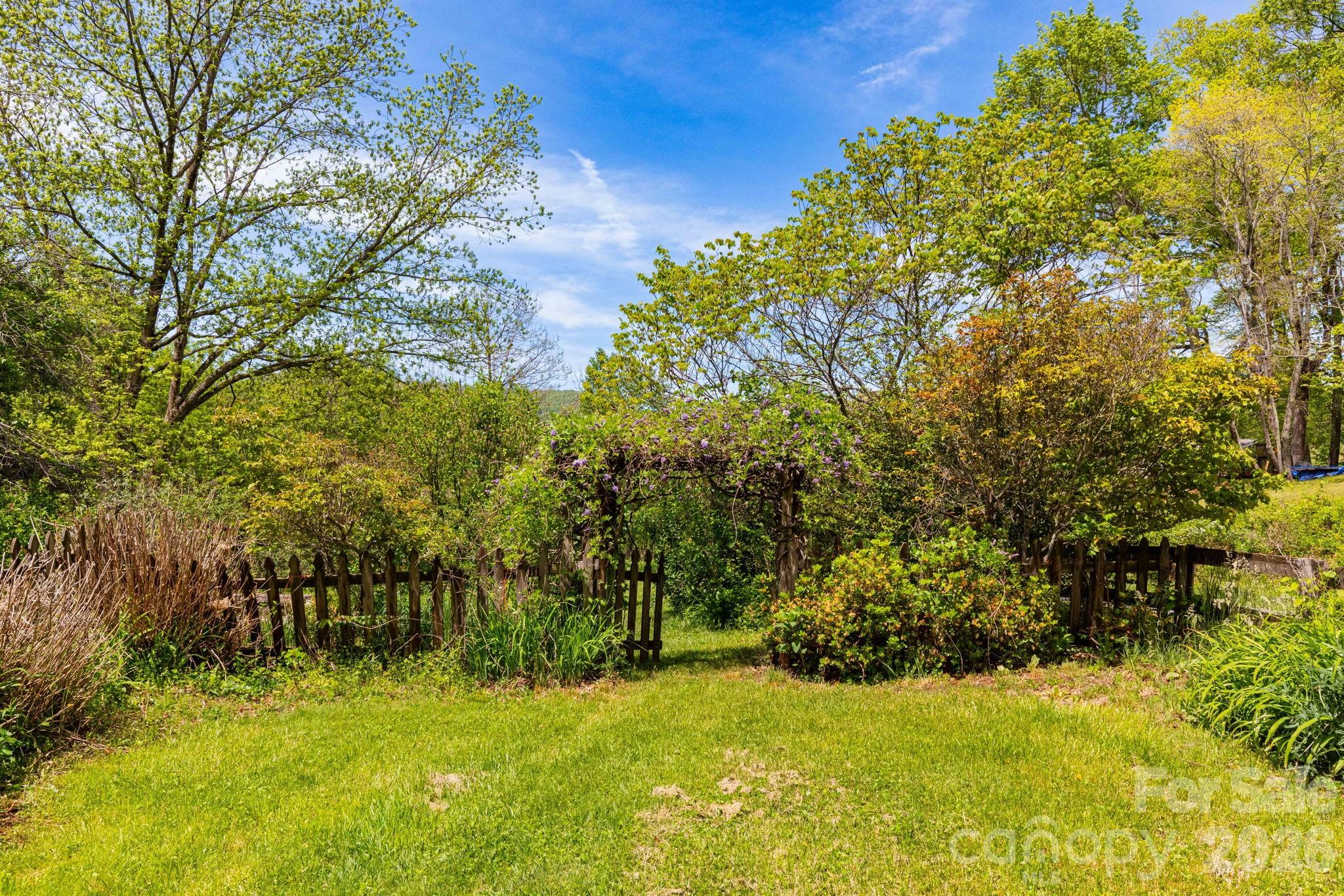 1492 Murray Road Canton, NC 28716 - Photo 19 of 45