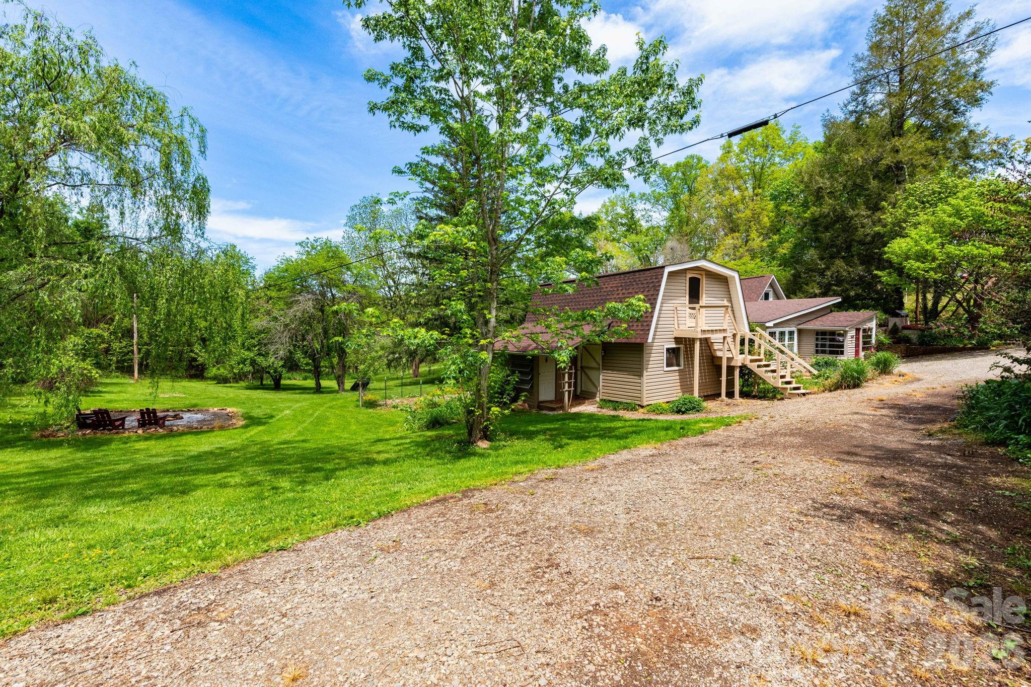 1492 Murray Road Canton, NC 28716 - Photo 5 of 45
