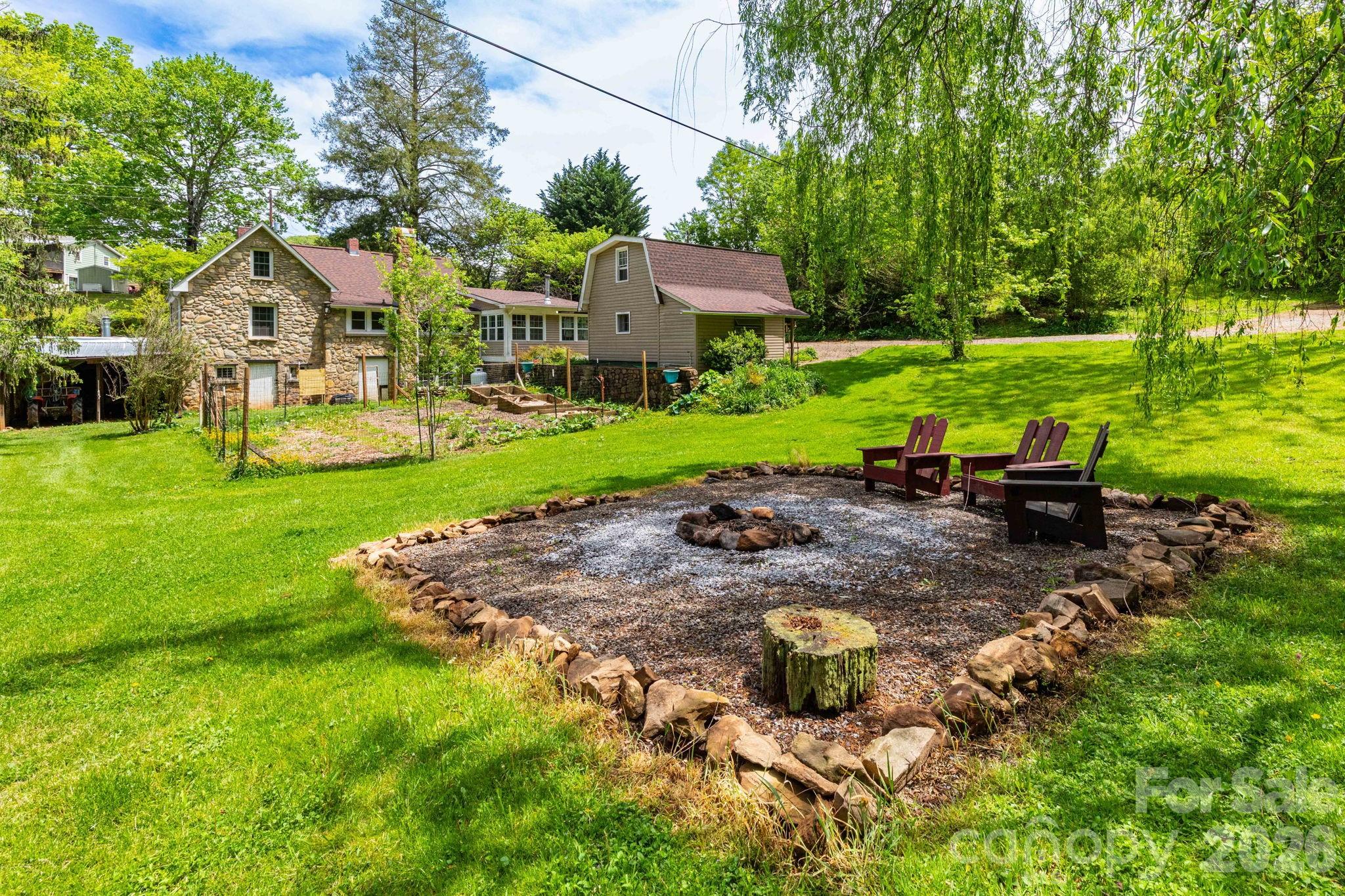 1492 Murray Road Canton, NC 28716 - Photo 7 of 45