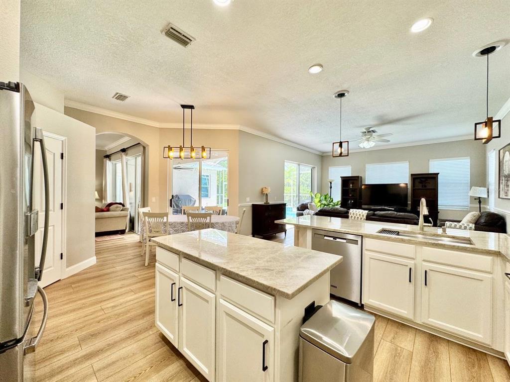 18711 Chaville Road Lutz, FL 33558 - Photo 22 of 72