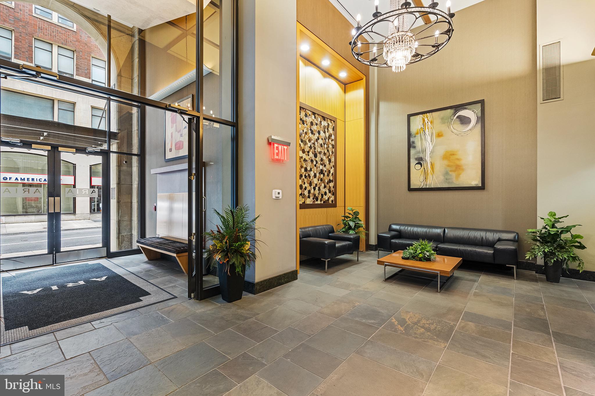 1425 Locust Street, Unit 26B Philadelphia, PA 19102 - Photo 27 of 39 Lobby