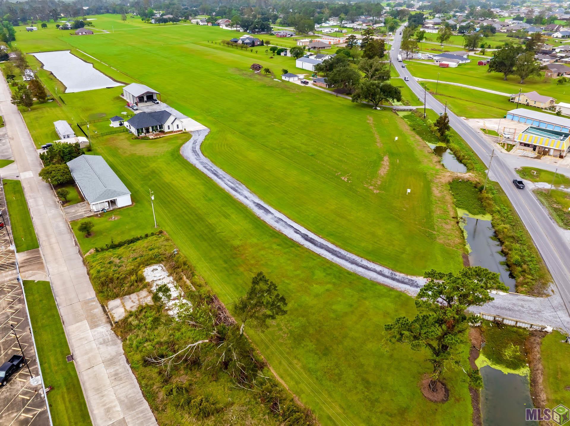 2811 Bayou Blue Road Houma, LA 70364 - Photo 4 of 24