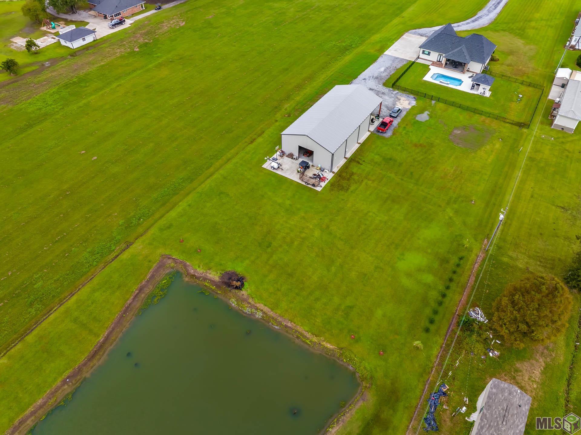 2811 Bayou Blue Road Houma, LA 70364 - Photo 5 of 24