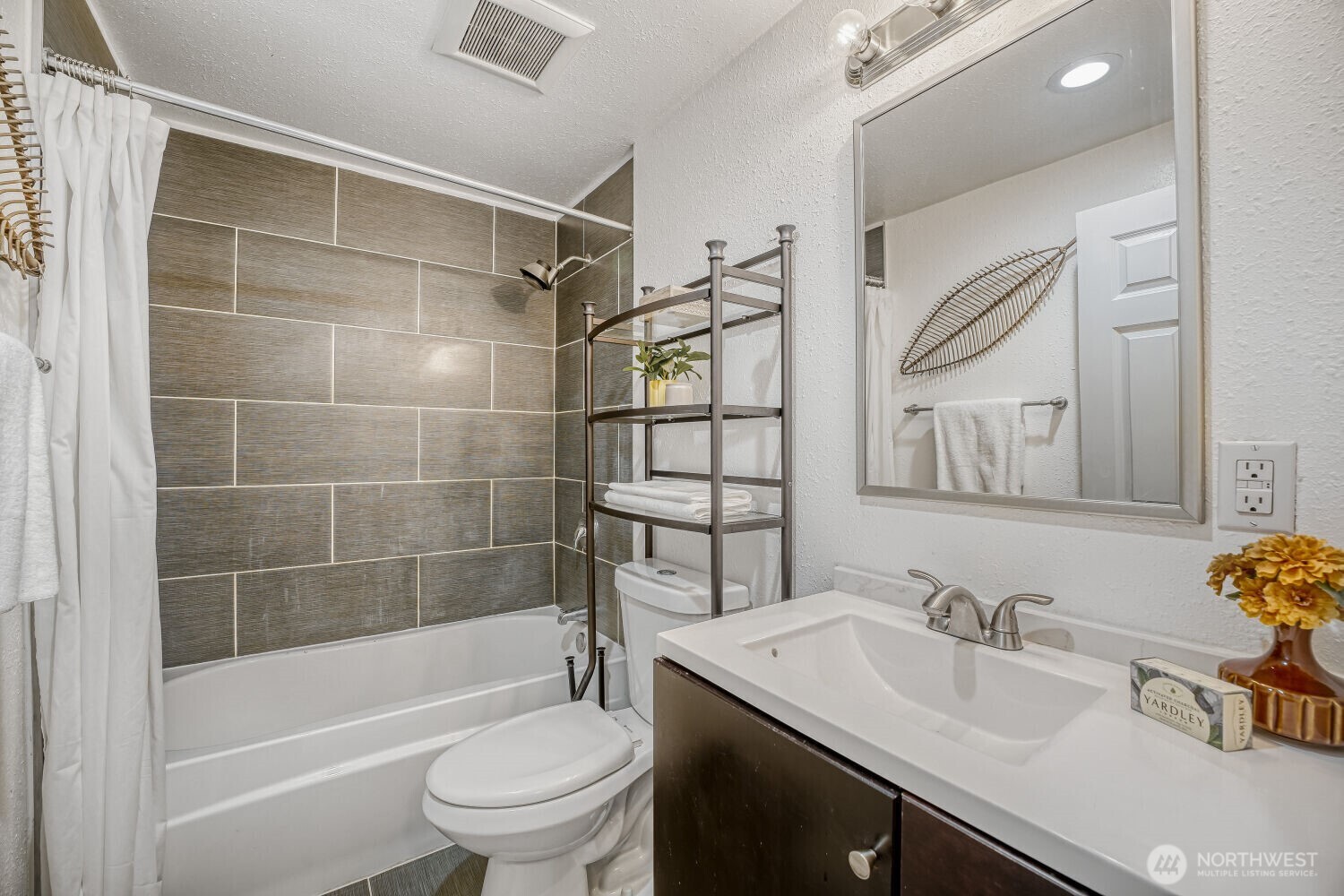 234 Southwest 208th Street Normandy Park, WA 98166 - Photo 17 of 21