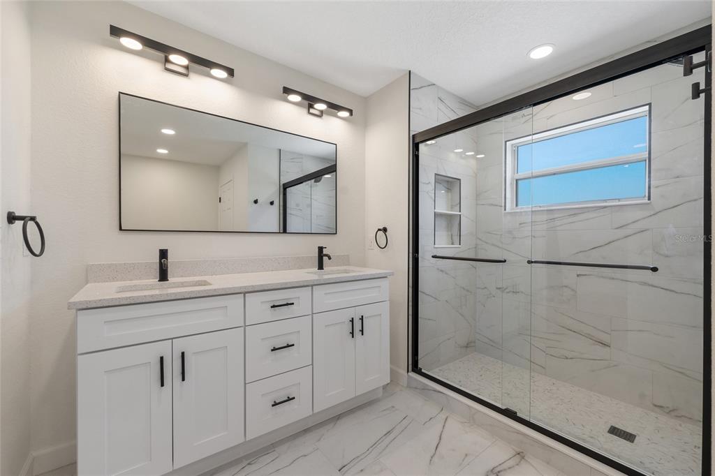 5609 Valley Oak Road Orlando, FL 32808 - Photo 18 of 30 Gallery Image 18